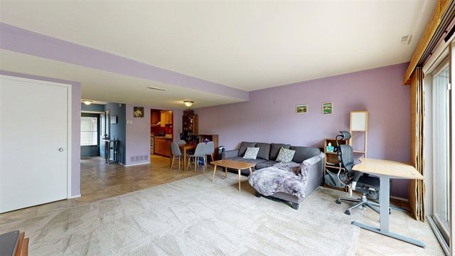 718 Peninsula Court, Ann Arbor, MI 48105