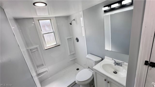 21000 Crystal Avenue, Euclid, OH 44123