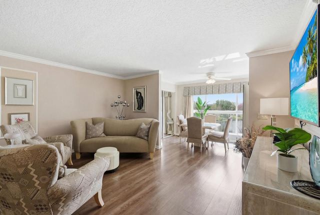 5746 Crystal Shores Drive 307, Boynton Beach, FL 33437