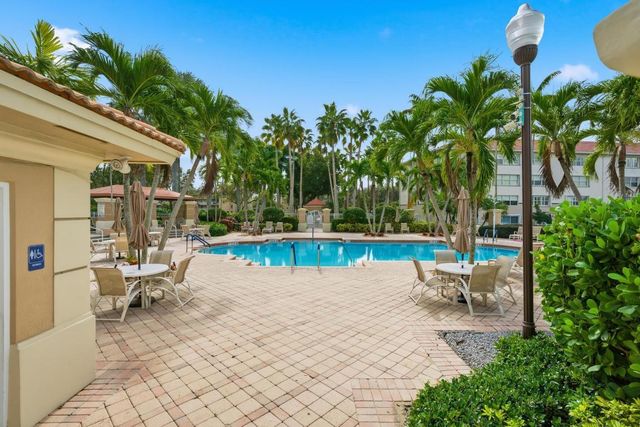 5746 Crystal Shores Drive 307, Boynton Beach, FL 33437