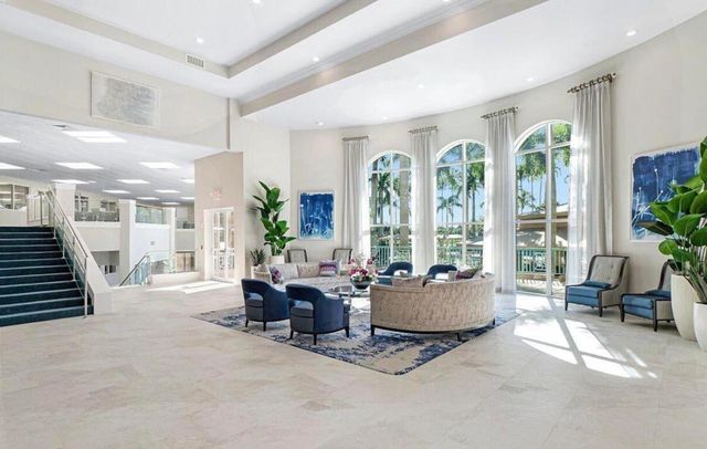 5746 Crystal Shores Drive 307, Boynton Beach, FL 33437