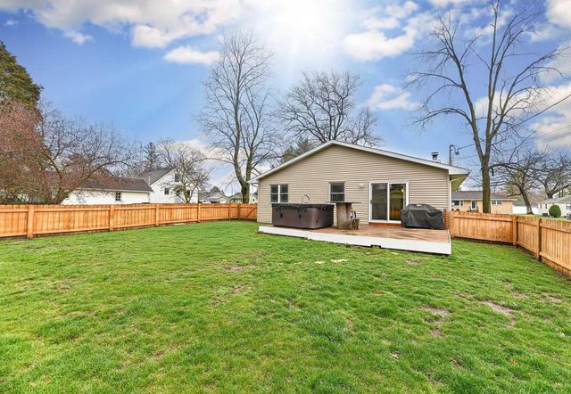 114 E Spruce STREET, Silver Lake, WI 53170