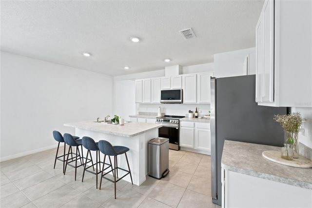 2733 REDDISH EGRET BEND, Harmony, FL 34773