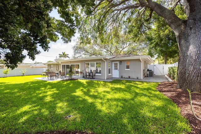 1218 TAYLOR AVE, Dunedin, FL 34698