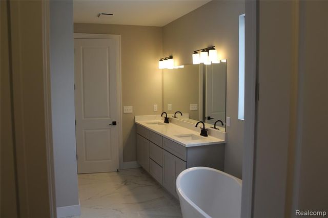 50315 Arcadia Drive, Macomb, MI 48042