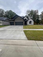 50315 Arcadia Drive, Macomb, MI 48042