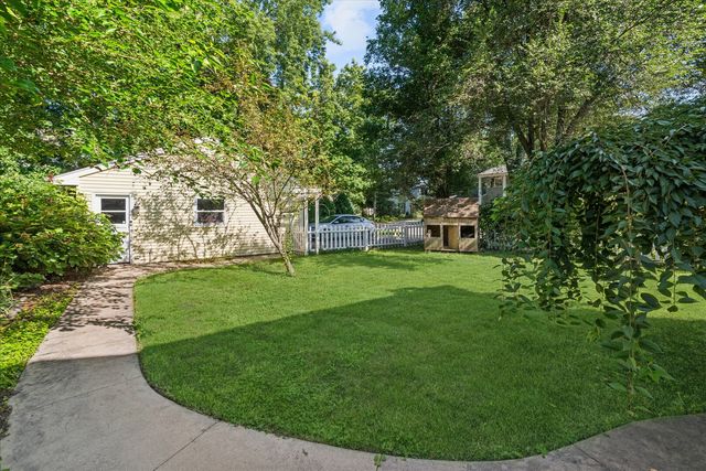 83 N Park Boulevard, Glen Ellyn, IL 60137