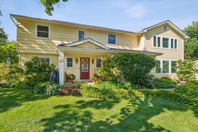 83 N Park Boulevard, Glen Ellyn, IL 60137