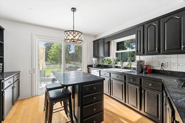 83 N Park Boulevard, Glen Ellyn, IL 60137