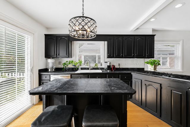 83 N Park Boulevard, Glen Ellyn, IL 60137