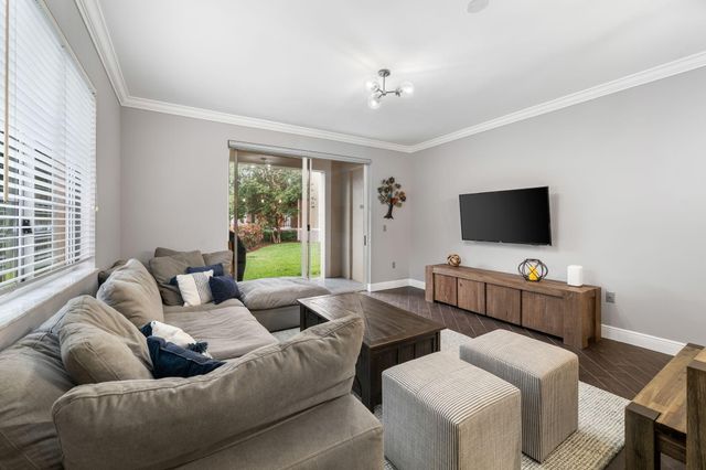 11771 St Andrews Place Apt 101, Wellington, FL 33414
