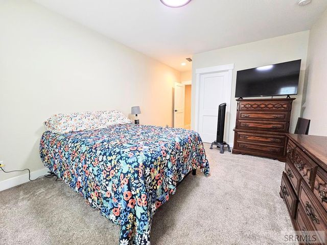 665 Hollow Drive, Idaho Falls, ID 83401