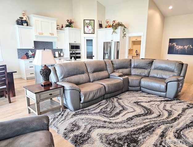 665 Hollow Drive, Idaho Falls, ID 83401