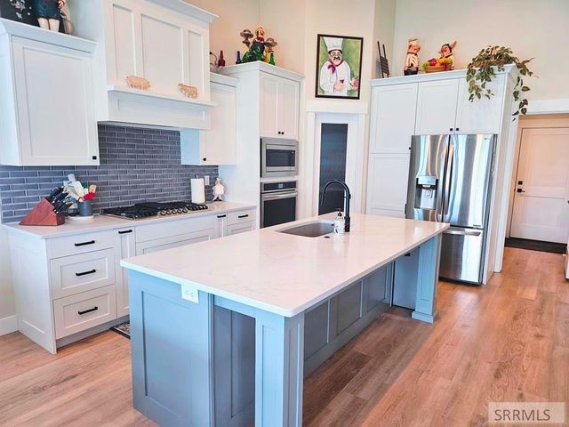 665 Hollow Drive, Idaho Falls, ID 83401