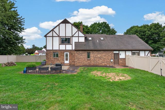 60 COUNTRY CT, Landisville, PA 17538