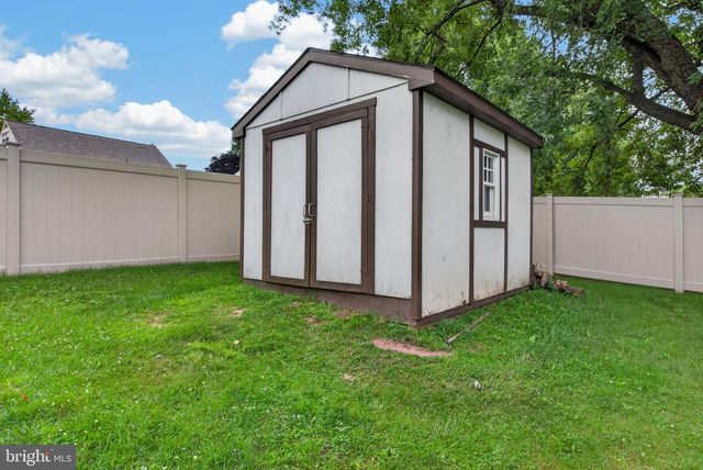 60 COUNTRY CT, Landisville, PA 17538