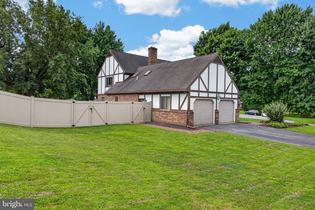 60 COUNTRY CT, Landisville, PA 17538