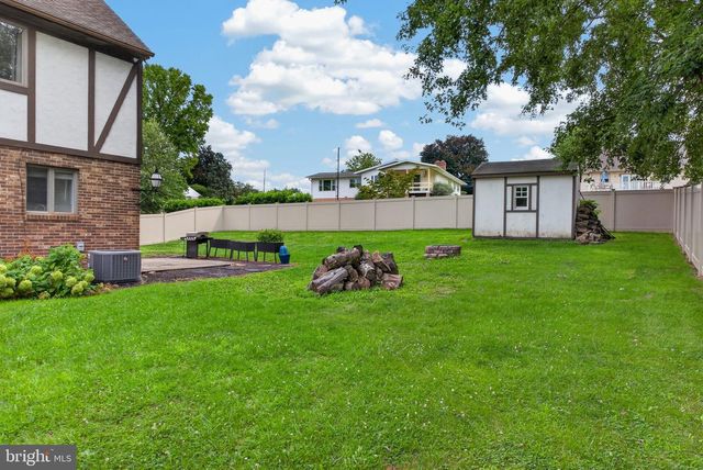 60 COUNTRY CT, Landisville, PA 17538