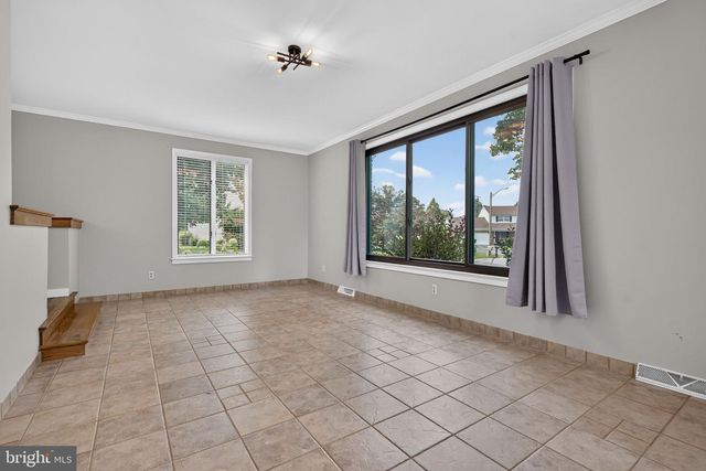 60 COUNTRY CT, Landisville, PA 17538