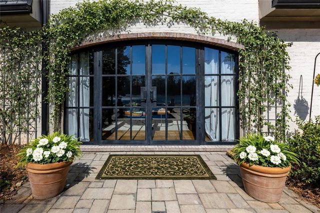 2968 Rivermeade NW Drive, Atlanta, GA 30327