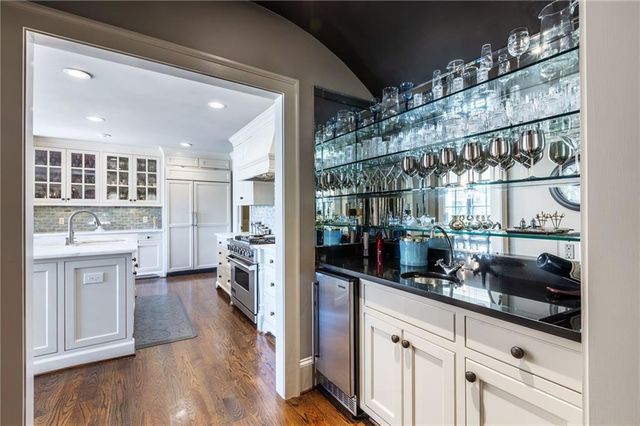 2968 Rivermeade NW Drive, Atlanta, GA 30327