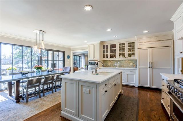 2968 Rivermeade NW Drive, Atlanta, GA 30327