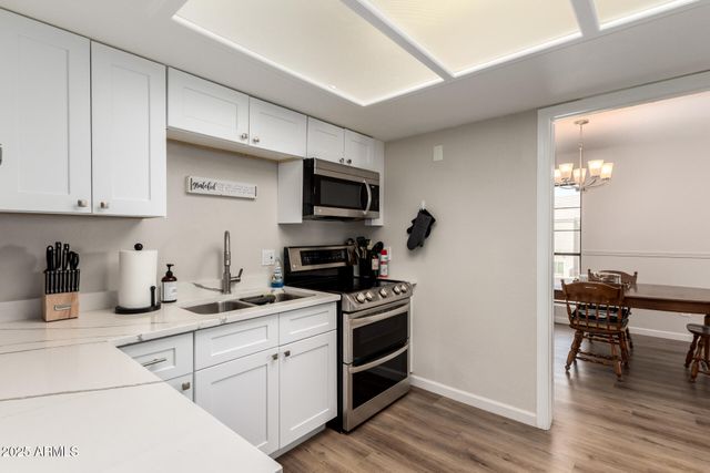 8214 N 21ST Drive A208, Phoenix, AZ 85021