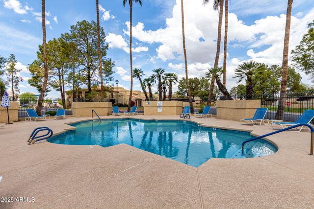 8214 N 21ST Drive A208, Phoenix, AZ 85021