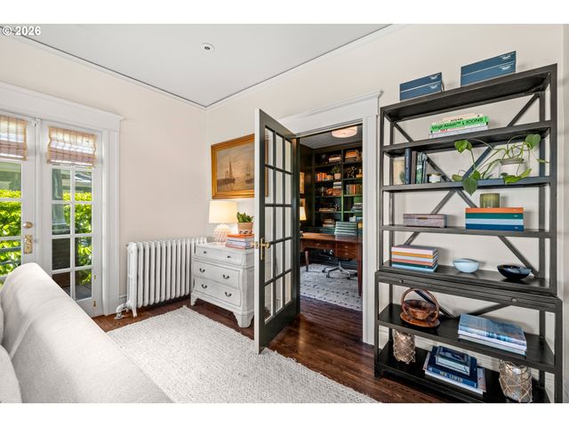 1740 Sw ELIZABETH St, Portland, OR 97201