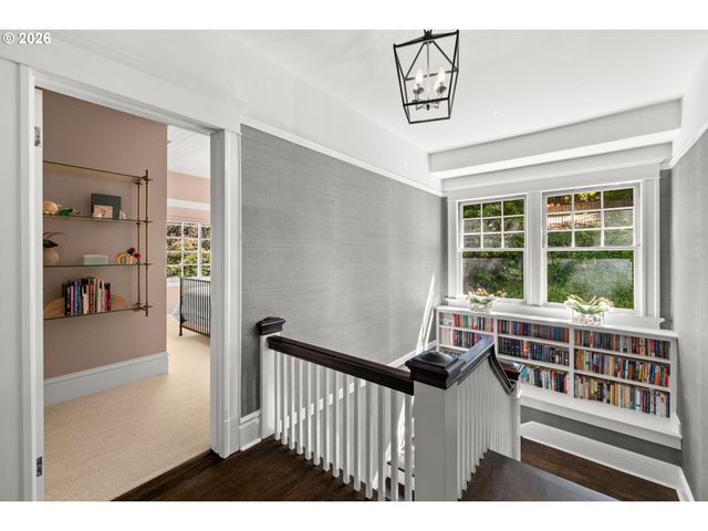 1740 Sw ELIZABETH St, Portland, OR 97201