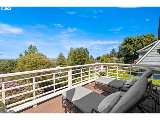 1740 Sw ELIZABETH St, Portland, OR 97201