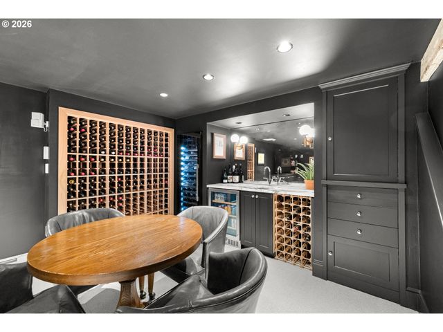 1740 Sw ELIZABETH St, Portland, OR 97201