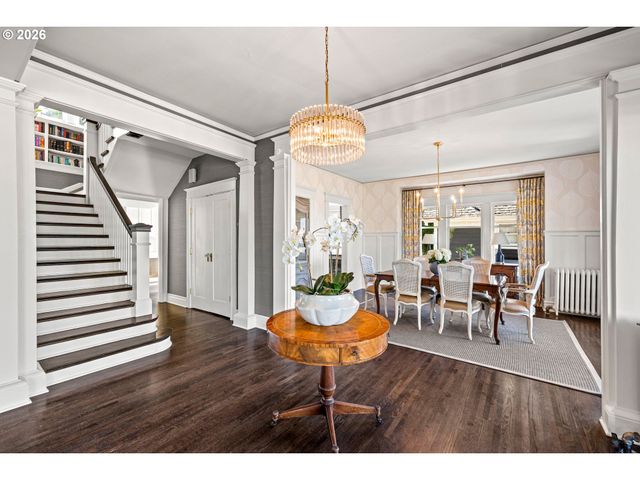 1740 Sw ELIZABETH St, Portland, OR 97201