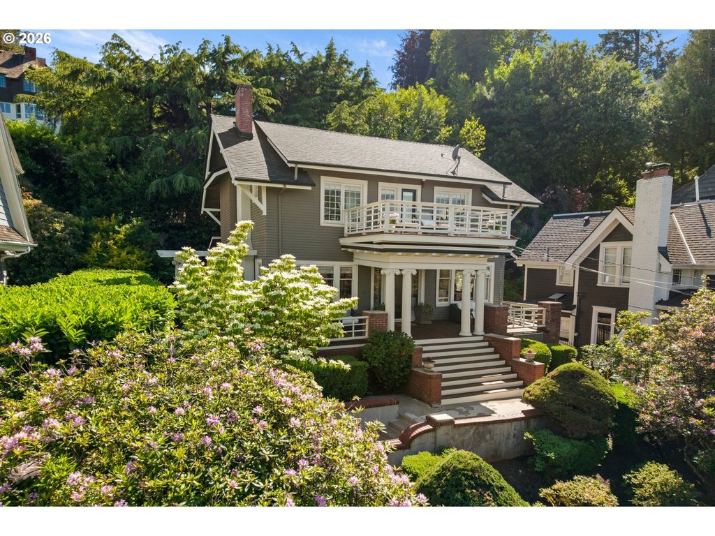 1740 Sw ELIZABETH St, Portland, OR 97201