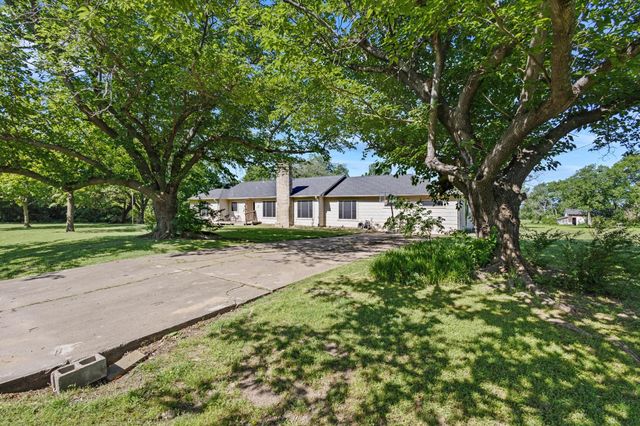 1905 Agnew Street, Bonham, TX 75418