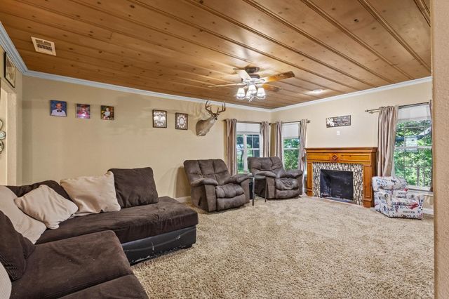 1905 Agnew Street, Bonham, TX 75418