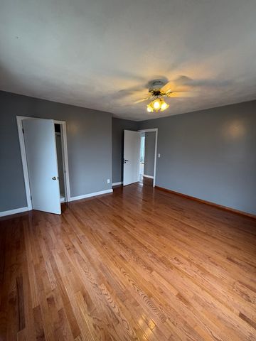 5 Washington Sq 3, Gloucester, MA 01930
