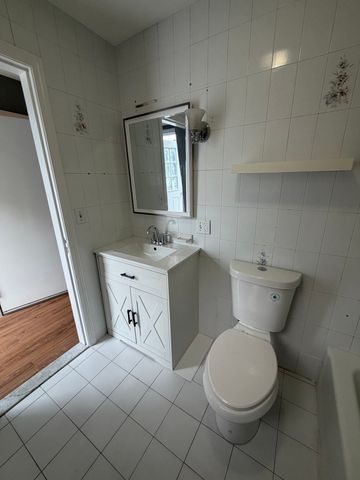5 Washington Sq 3, Gloucester, MA 01930