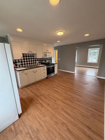 5 Washington Sq 3, Gloucester, MA 01930