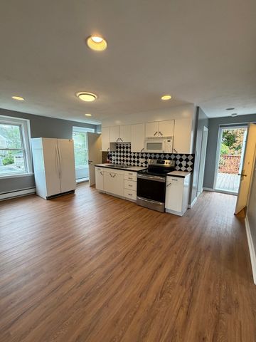 5 Washington Sq 3, Gloucester, MA 01930