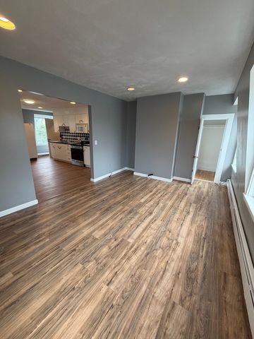 5 Washington Sq 3, Gloucester, MA 01930