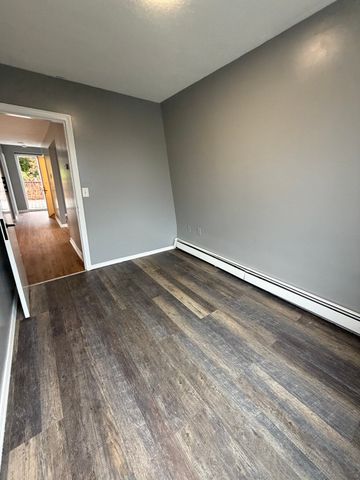 5 Washington Sq 3, Gloucester, MA 01930