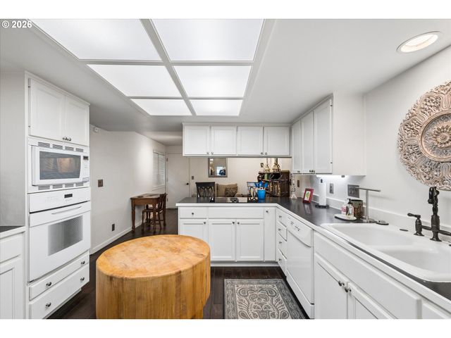 599 WIMBLEDON Ct, Eugene, OR 97401