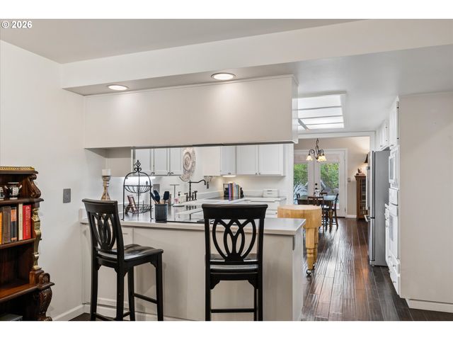 599 WIMBLEDON Ct, Eugene, OR 97401