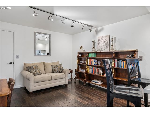 599 WIMBLEDON Ct, Eugene, OR 97401