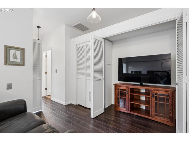 599 WIMBLEDON Ct, Eugene, OR 97401