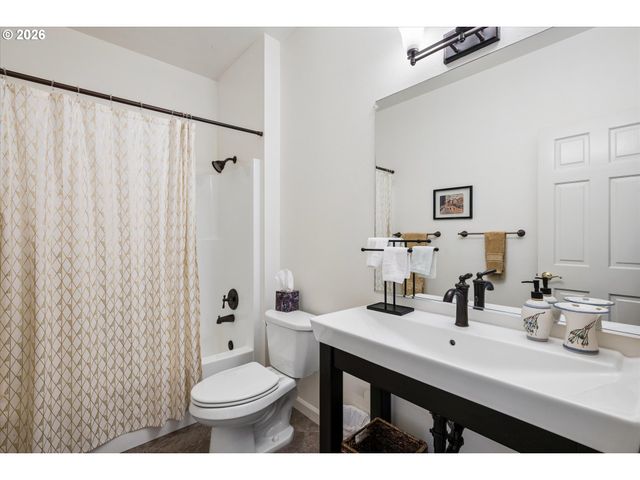 599 WIMBLEDON Ct, Eugene, OR 97401