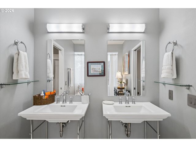 599 WIMBLEDON Ct, Eugene, OR 97401