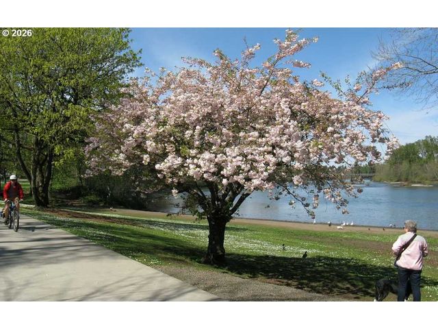 599 WIMBLEDON Ct, Eugene, OR 97401