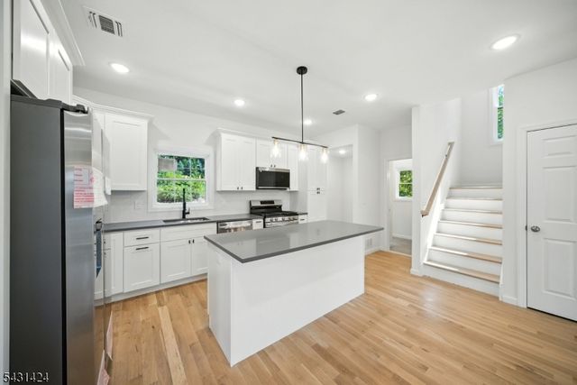 32 Alpine Dr, Jefferson Twp., NJ 07849